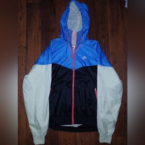 Nike Men's Wind Runner Jacket Size Large